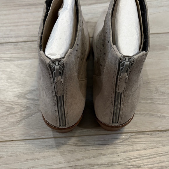 Cole Haan Jayne Suede Ankle Boots NEW - Picture 4 of 5